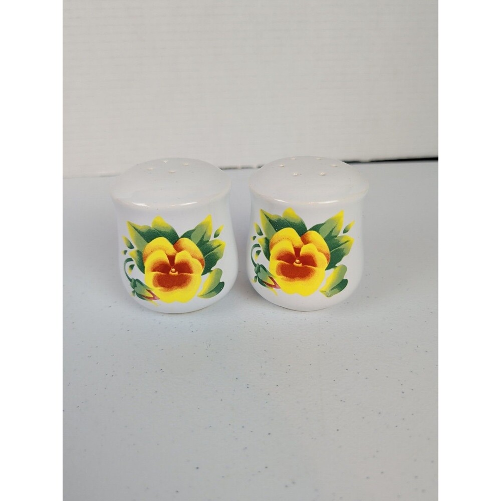 VTG Corelle Salt and Pepper Shakers  Summer Blush pattern Pansy Grannycore